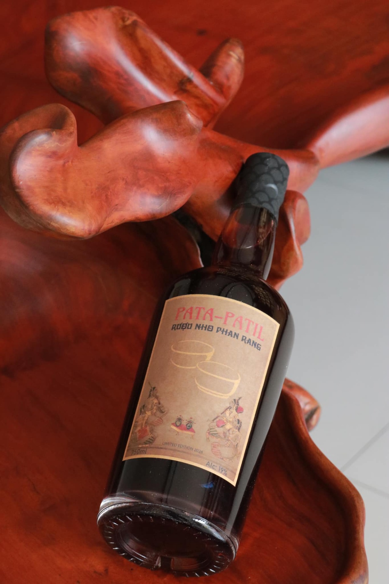 Gỗ sồi tác động đến rượu vang như thế nào?